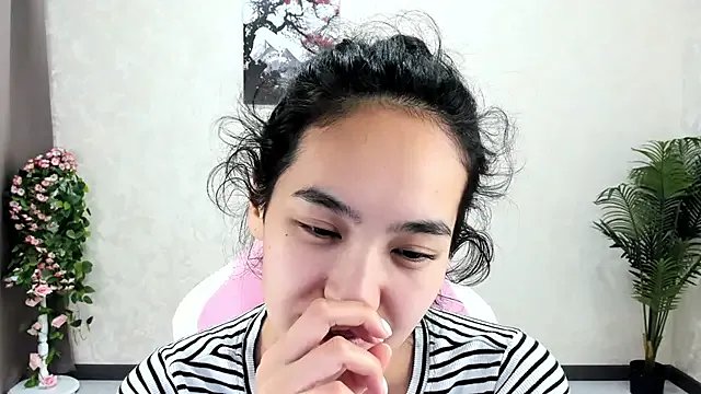 Freechat FlirtyAura on StripChat