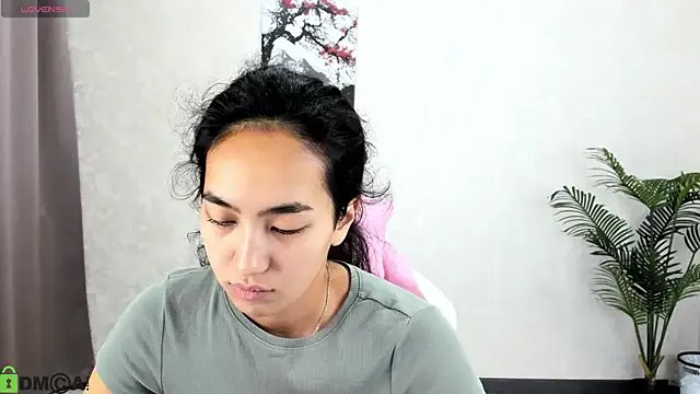 Freechat FlirtyAura on StripChat