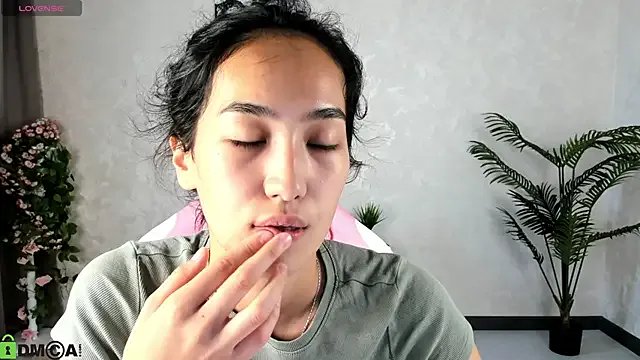 Freechat FlirtyAura on StripChat