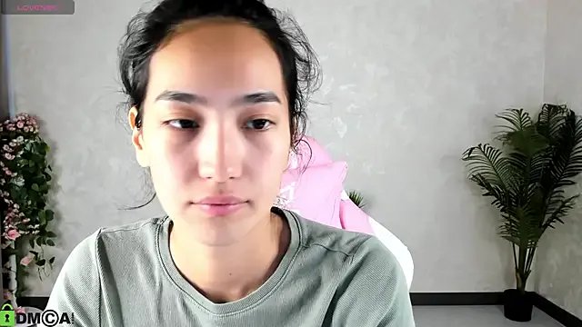 Freechat FlirtyAura on StripChat