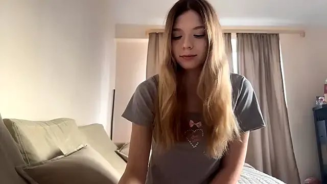 Freechat FruityXo on StripChat