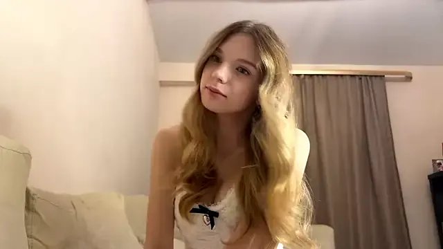 Freechat FruityXo on StripChat