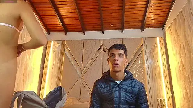 Freechat Hotcouple_222 on StripChat