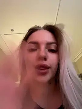 Freechat HugeBoobsAlice on StripChat