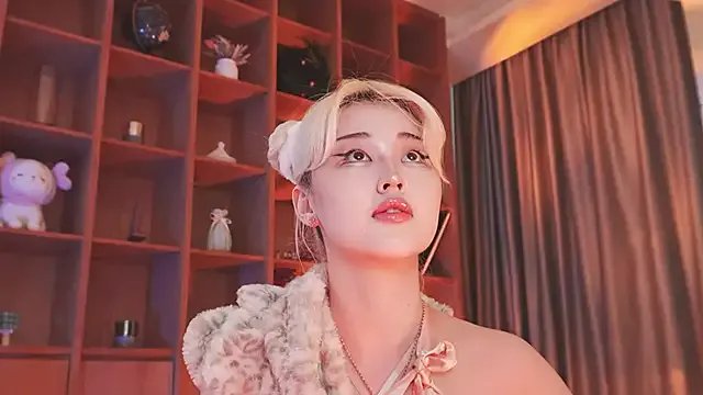 Freechat hyun_chia on StripChat