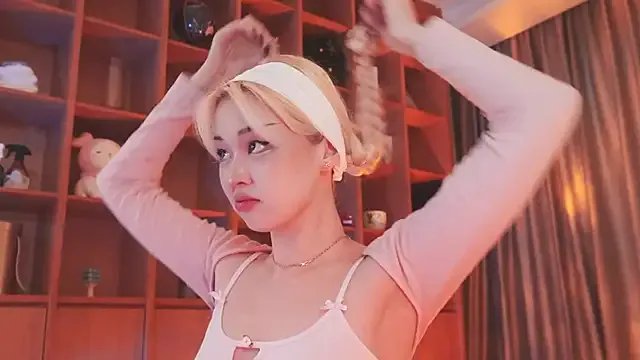 Freechat hyun_chia on StripChat