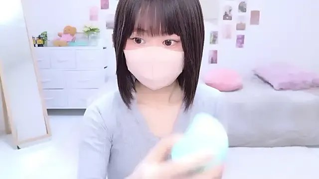 Group Im_Yu-na on StripChat