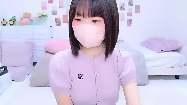 Group Im_Yu-na on StripChat