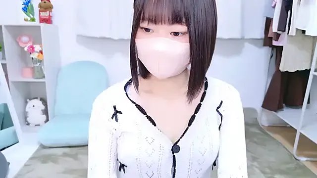 Group Im_Yu-na on StripChat