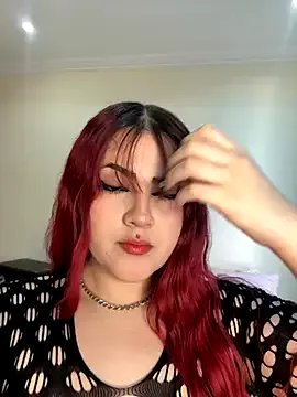 Freechat Ivelleee_ on StripChat