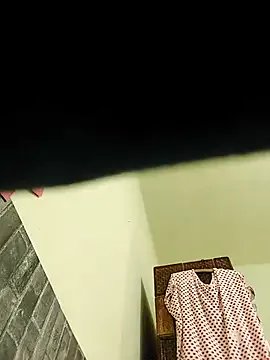 Freechat IvettkeXXX on StripChat