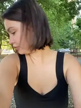 Freechat KikiWatson on StripChat