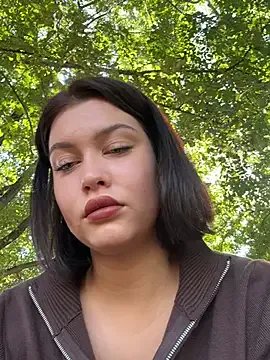 Freechat KikiWatson on StripChat