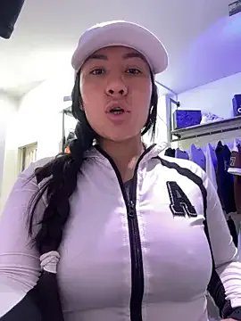 Freechat kim_monti on StripChat