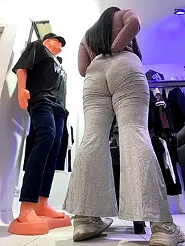 Freechat kim_monti on StripChat