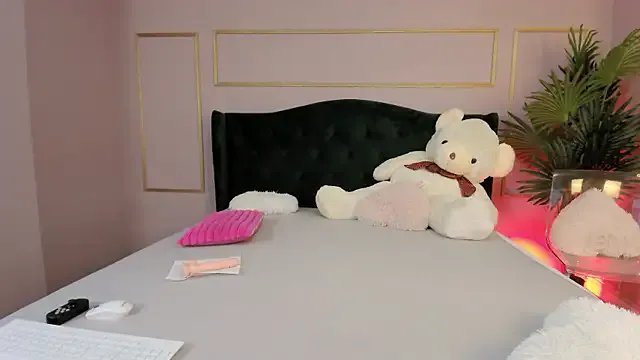 Freechat KirraWhite on StripChat