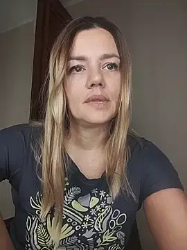 Freechat KrissSexi on StripChat