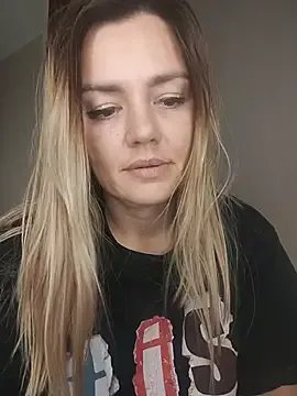 Freechat KrissSexi on StripChat