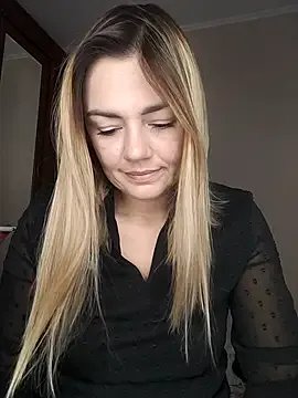 Freechat KrissSexi on StripChat