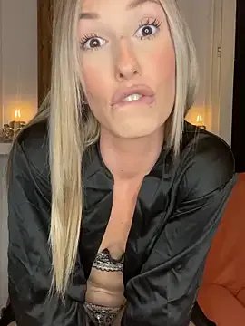 Freechat lola_tentatiion on StripChat