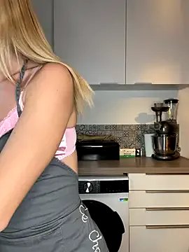 Freechat lola_tentatiion on StripChat