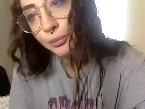 Freechat nika_fendi on StripChat