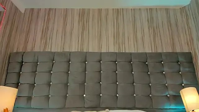 Freechat Poacahontasfg on StripChat