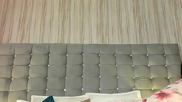 Freechat Poacahontasfg on StripChat