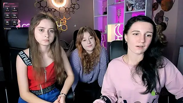 rebecca_smile on StripChat 