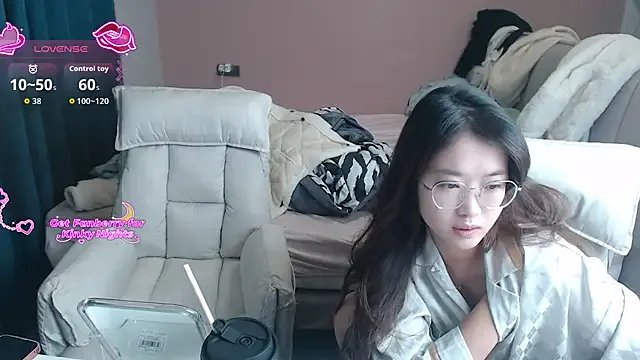 redrose520 on StripChat 