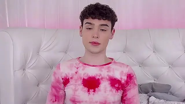 Freechat RobbyCharming on StripChat