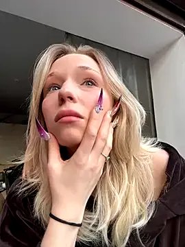 Freechat RollDolls on StripChat