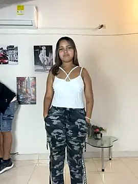 Freechat royalgirls_x on StripChat