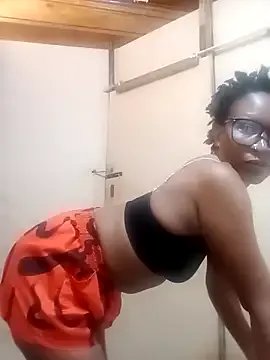 Freechat SexyBootie on StripChat