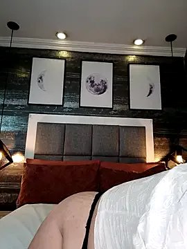 Freechat SophieCurves on StripChat