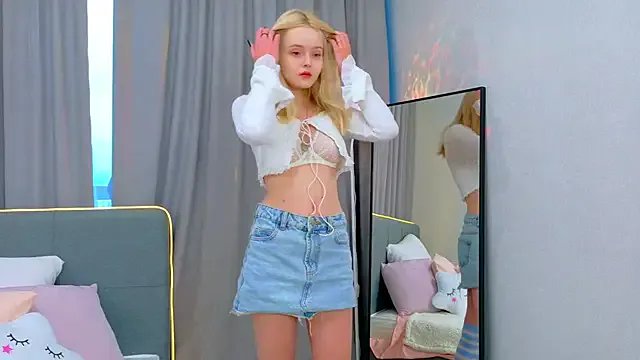 Freechat StarrShinee on StripChat