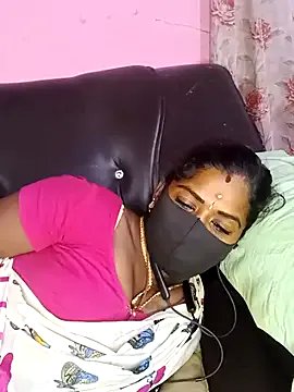 Freechat tamilammukuttyy on StripChat