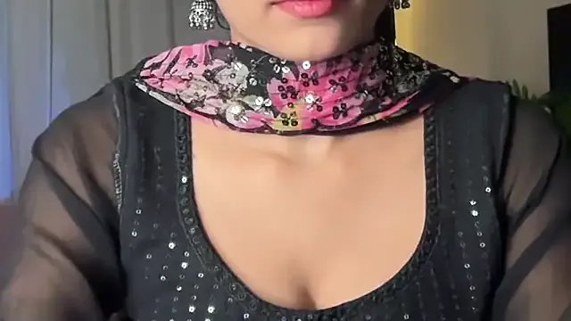 Freechat Wow-nisha on StripChat