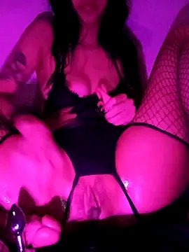 Freechat YourDevilGirl_ on StripChat