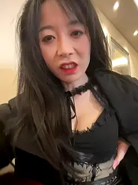 Freechat yourkeer on StripChat